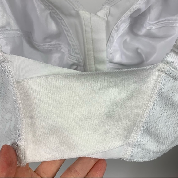 PLAYTEX 18 Hour Original Comfort Strap Wire-Free Shaping Satin Supportive Bra - Picture 8 of 9